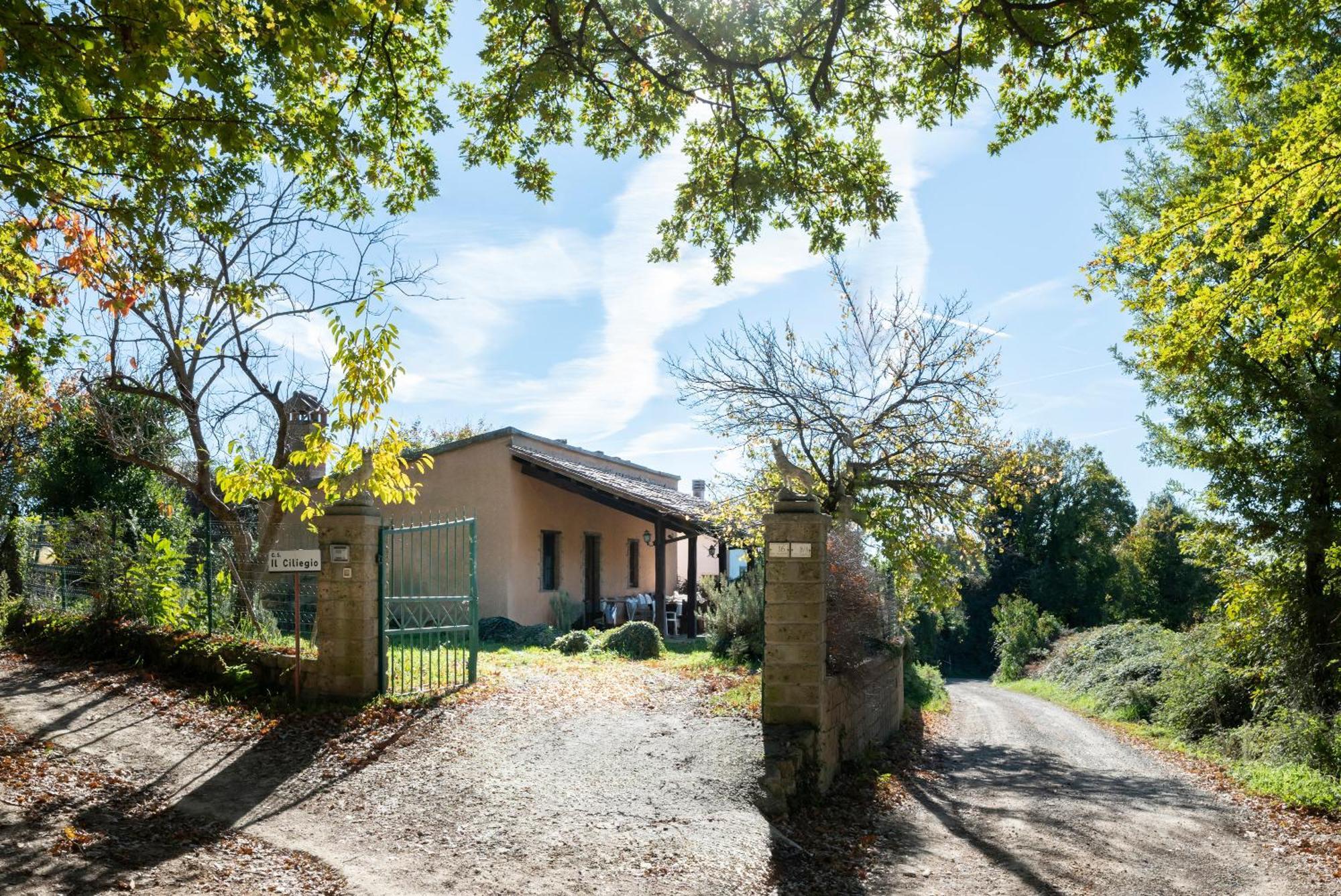 Relais Il Ciliegio Aparthotel Sorano  Buitenkant foto